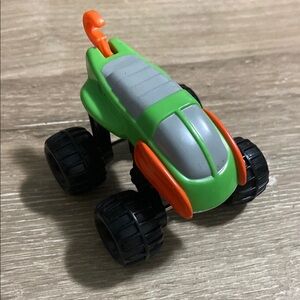 1993 Hot Wheels Attack Pack Sandstinger Mcdonald's Monster Truck
